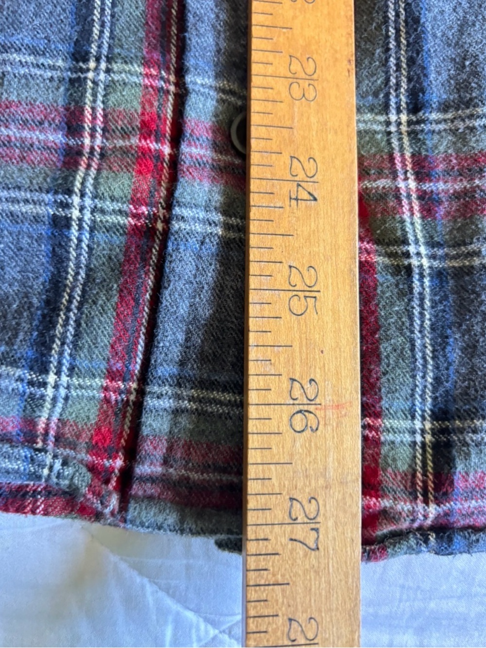 L.L.Bean Women’s Slightly Fitted Plaid Flannel Button Down Shirt Large - Picture 11 of 11